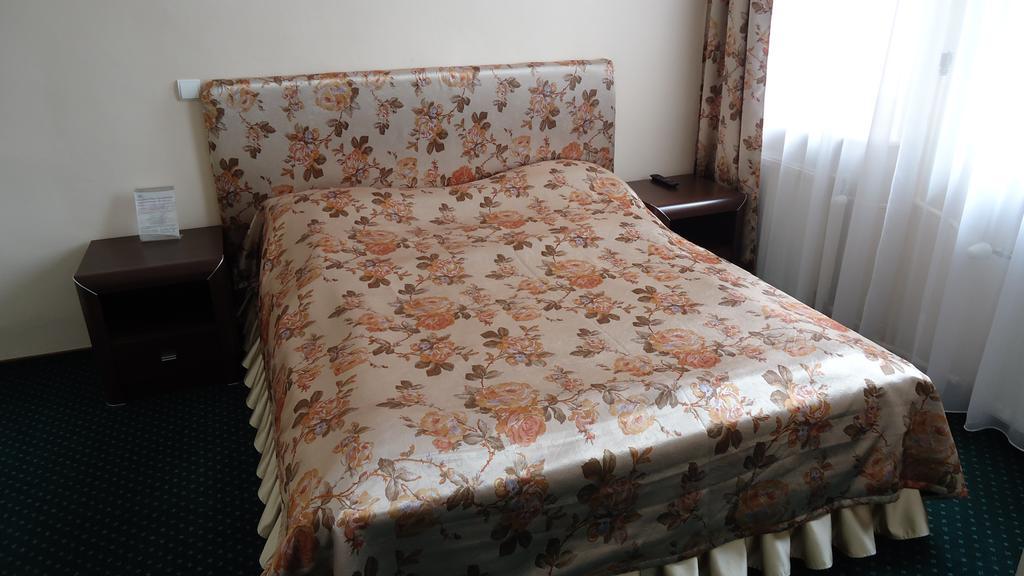 Hotel Baron Ciechanów Habitación foto